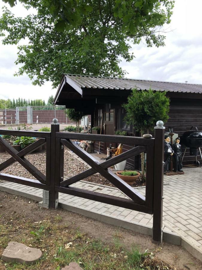Ferienwohnung Im Park 1 Lenschow ภายนอก รูปภาพ